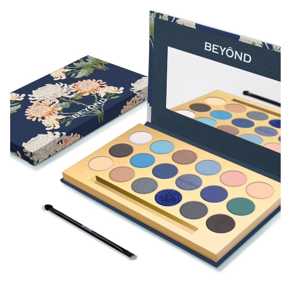Beyond 18 Shimmer and Matte Dasiy Chain Eyeshadow Pallette